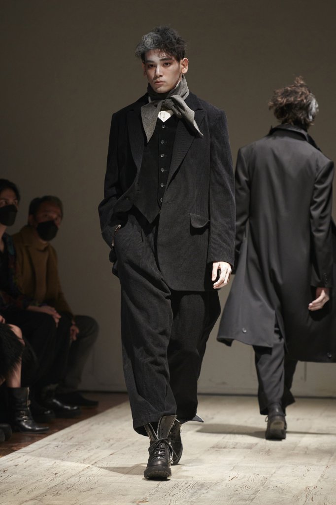 山本耀司 Yohji Yamamoto 2022/23秋冬男装秀 - Paris Fall 2022