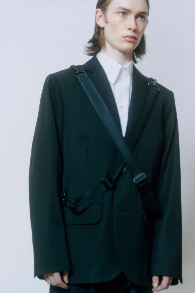 海尔姆特·朗 Helmut Lang 2022/23秋冬高级成衣Lookbook