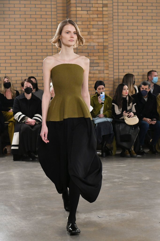 普罗恩萨·施罗 Proenza Schouler 2022/23秋冬高级成衣秀 - New York Fall 2022