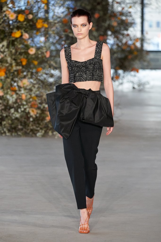 吴季刚 Jason Wu Collection 2022/23秋冬高级成衣秀 - New York Fall 2022