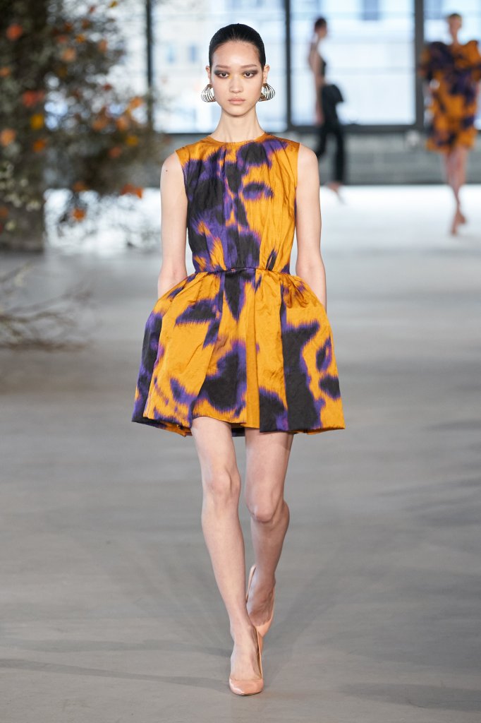 吴季刚 Jason Wu Collection 2022/23秋冬高级成衣秀 - New York Fall 2022