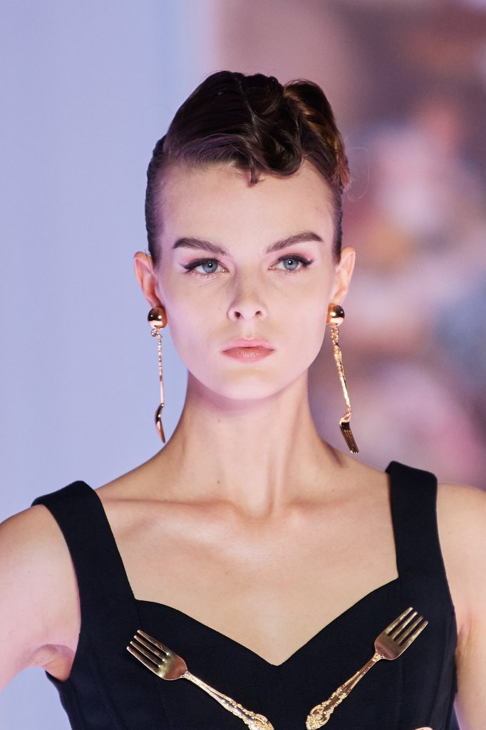 莫斯奇诺 Moschino 2022/23秋冬高级成衣秀(细节) - Milan Fall 2022