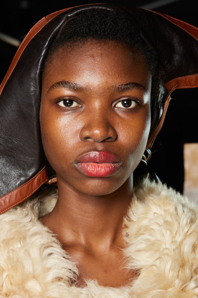 玛尼 Marni 2022/23秋冬高级成衣秀(后台妆容) - Milan Fall 2022