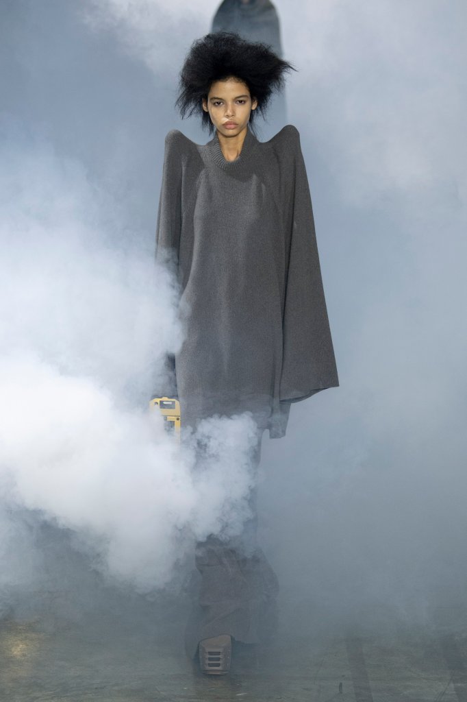 瑞克·欧文斯 Rick Owens 2022/23秋冬高级成衣秀 - Paris Fall 2022