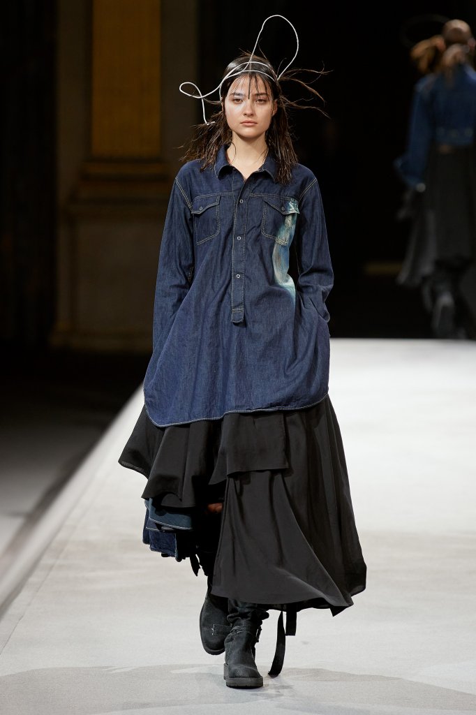 山本耀司 Yohji Yamamoto 2022/23秋冬高级成衣秀 - Paris Fall 2022