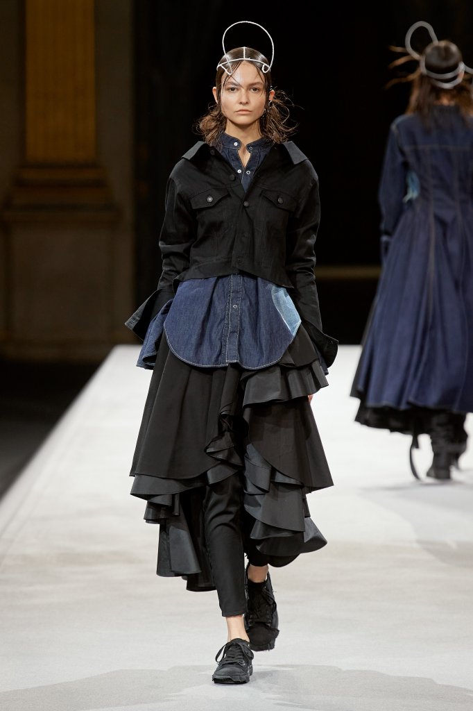 山本耀司 Yohji Yamamoto 2022/23秋冬高级成衣秀 - Paris Fall 2022