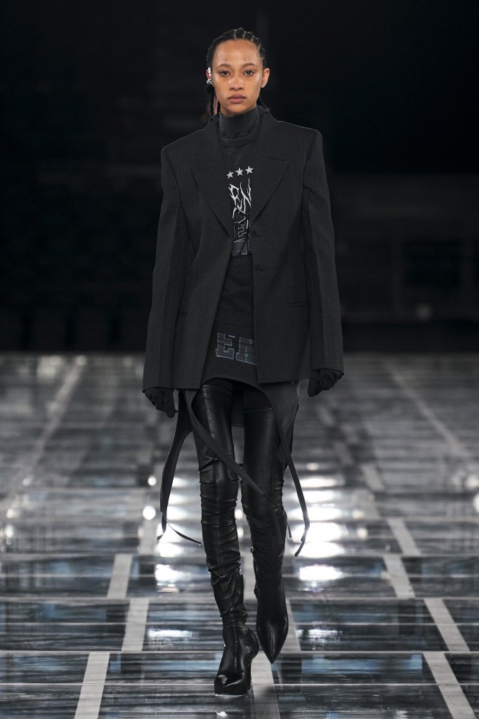 纪梵希 Givenchy 2022/23秋冬高级成衣秀 - Paris Fall 2022