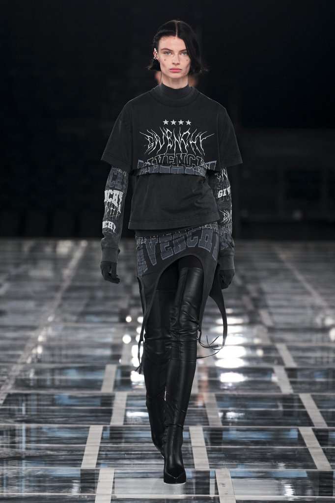 纪梵希 Givenchy 2022/23秋冬高级成衣秀 - Paris Fall 2022