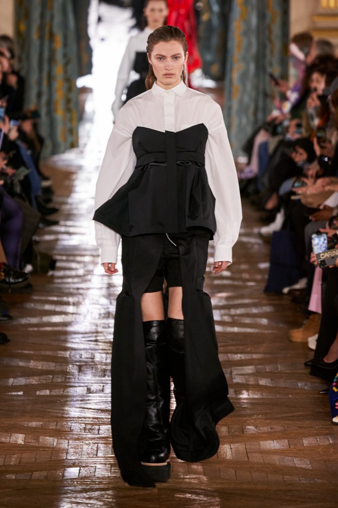 Sacai 2022/23秋冬高级成衣秀 - Paris Fall 2022