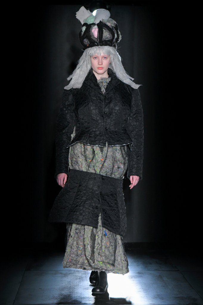 川久保玲 Comme des Garçons 2022/23秋冬高级成衣秀 - Paris Fall 2022