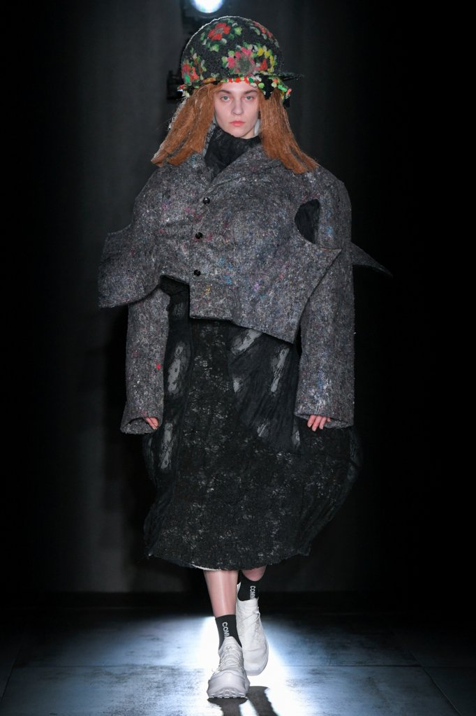 川久保玲 Comme des Garçons 2022/23秋冬高级成衣秀 - Paris Fall 2022