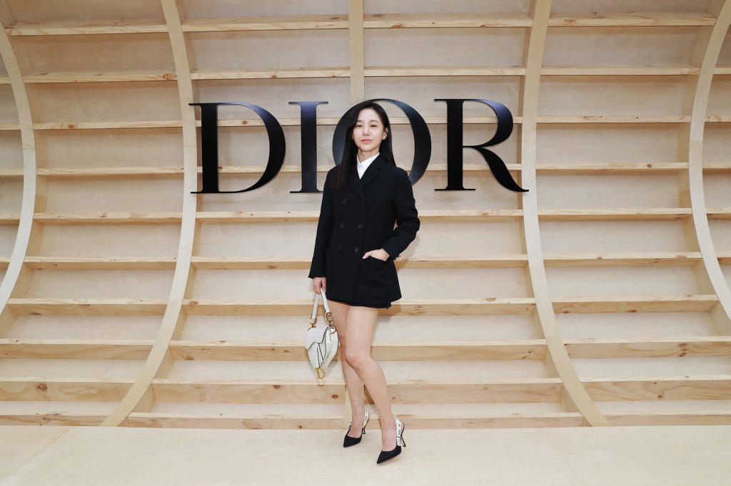 克里斯汀·迪奥 Christian Dior 2022/23秋冬高级成衣秀(前排嘉宾) - Korea