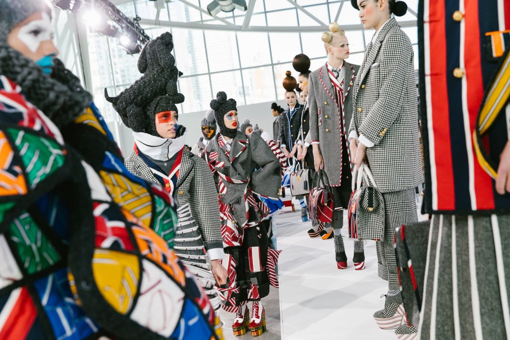 桑姆·布郎尼 Thom Browne 2022/23秋冬高级成衣秀(后台妆容) - New York