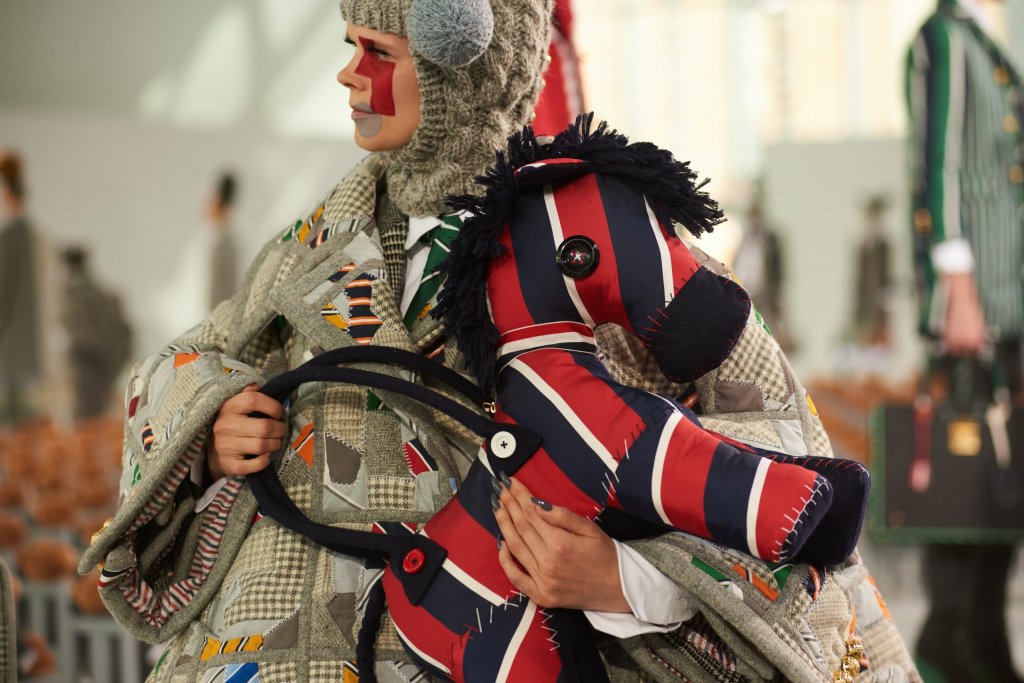 桑姆·布郎尼 Thom Browne 2022/23秋冬高级成衣秀(后台妆容) - New York