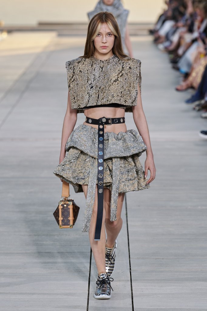 路易·威登 Louis Vuitton 2023早春度假系列发布秀
