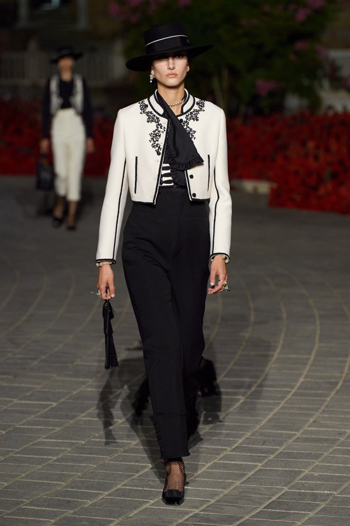 克里斯汀·迪奥 Christian Dior 2023早春度假系列发布秀天天时装口袋里的时尚指南
