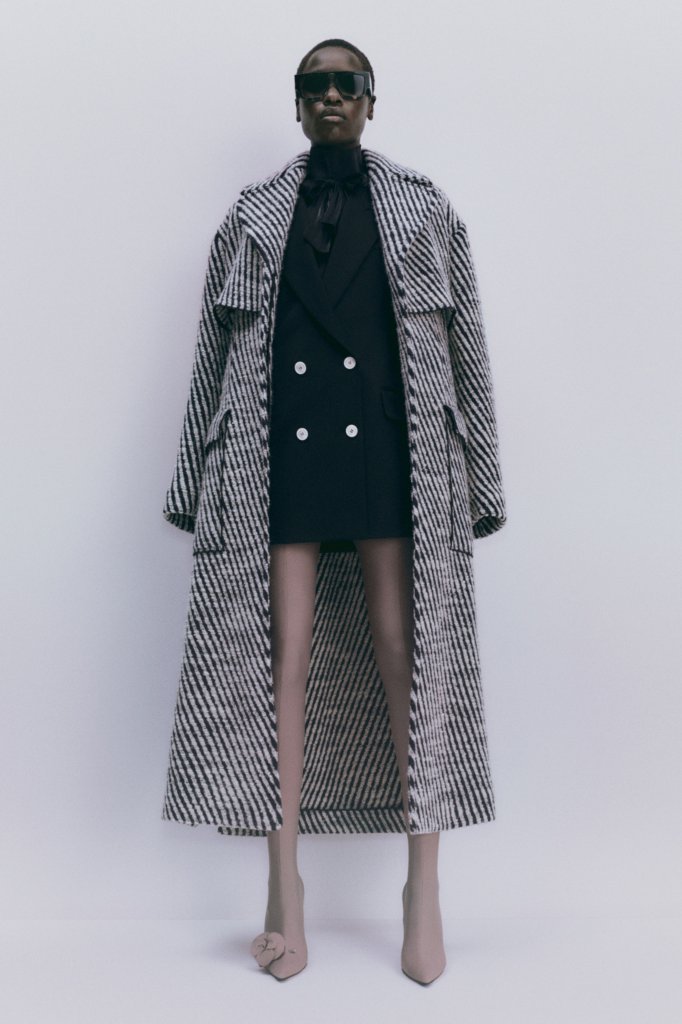维多利亚·贝克汉姆 Victoria Beckham 2023早春度假系列Lookbook