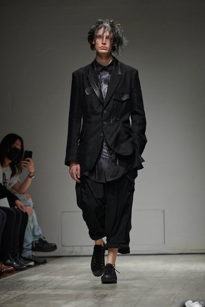 山本耀司 Yohji Yamamoto 2023春夏男装秀 - Paris Spring 2023