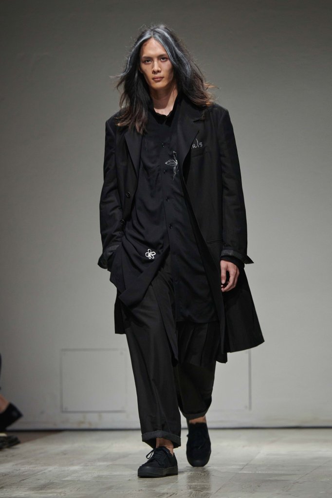 山本耀司 Yohji Yamamoto 2023春夏男装秀 - Paris Spring 2023