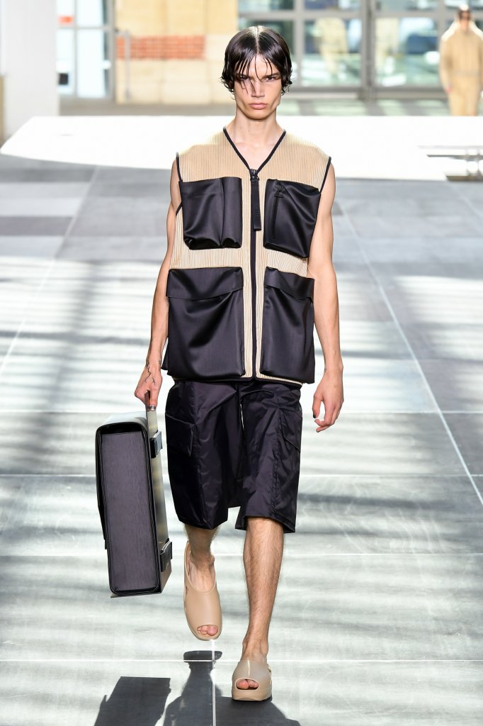 Rains 2023春夏男装秀 - Paris Spring 2023