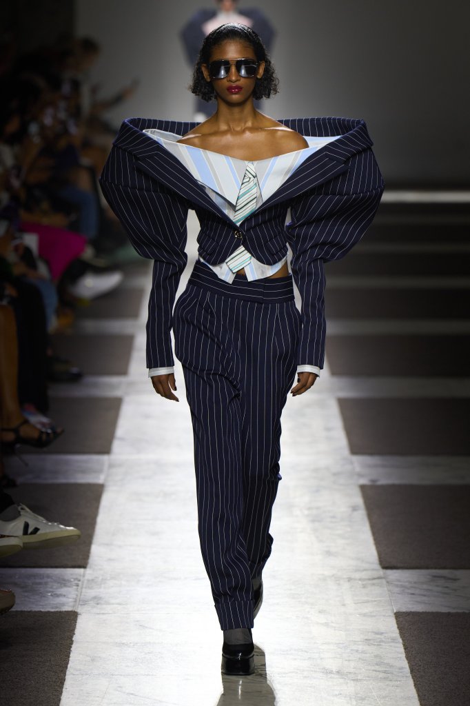 维果罗夫 Viktor & Rolf 2022/23秋冬高级定制秀 - Couture Fall 2022