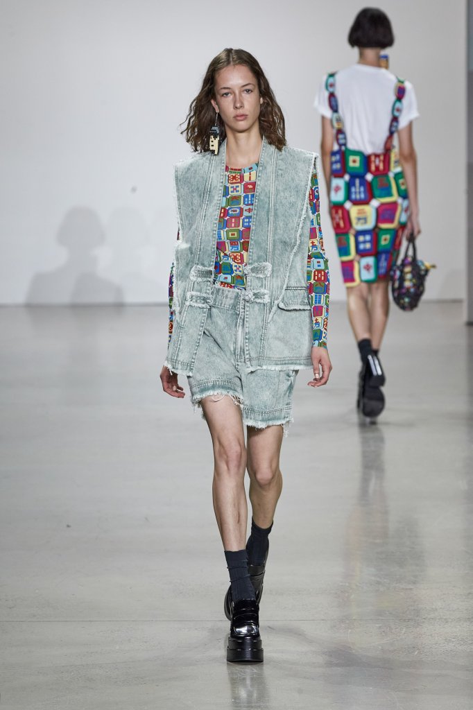 谭燕玉 Vivienne Tam 2023春夏高级成衣秀 - New York Spring 2023