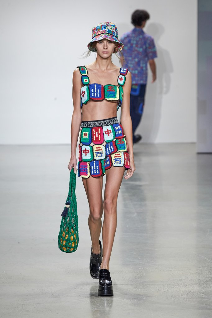 谭燕玉 Vivienne Tam 2023春夏高级成衣秀 - New York Spring 2023