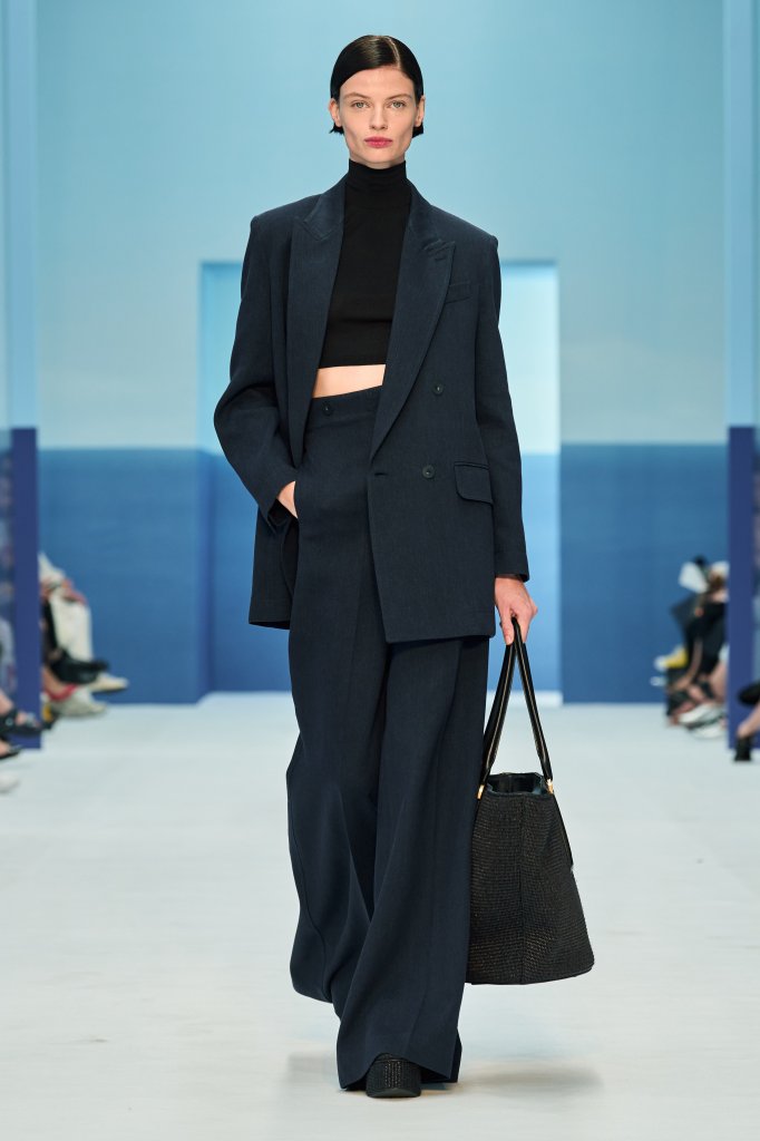 麦丝玛拉 Max Mara 2023春夏高级成衣秀 - Milan Spring 2023