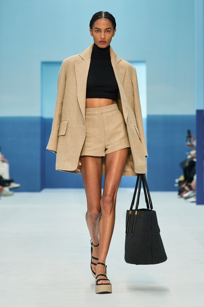 麦丝玛拉 Max Mara 2023春夏高级成衣秀 - Milan Spring 2023