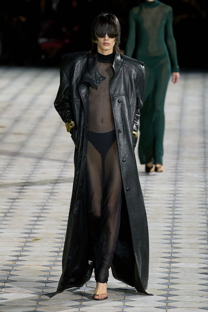 圣罗兰 Saint Laurent 2023春夏高级成衣秀 - Paris Spring 2023