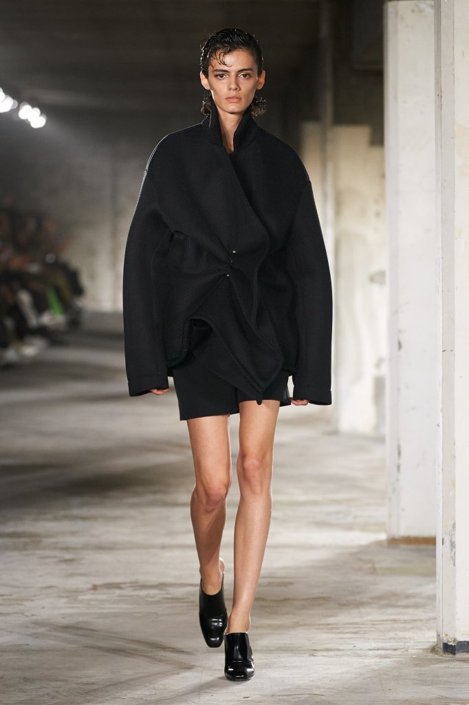 德赖斯·范诺顿 Dries Van Noten 2023春夏高级成衣秀 - Paris Spring 2023