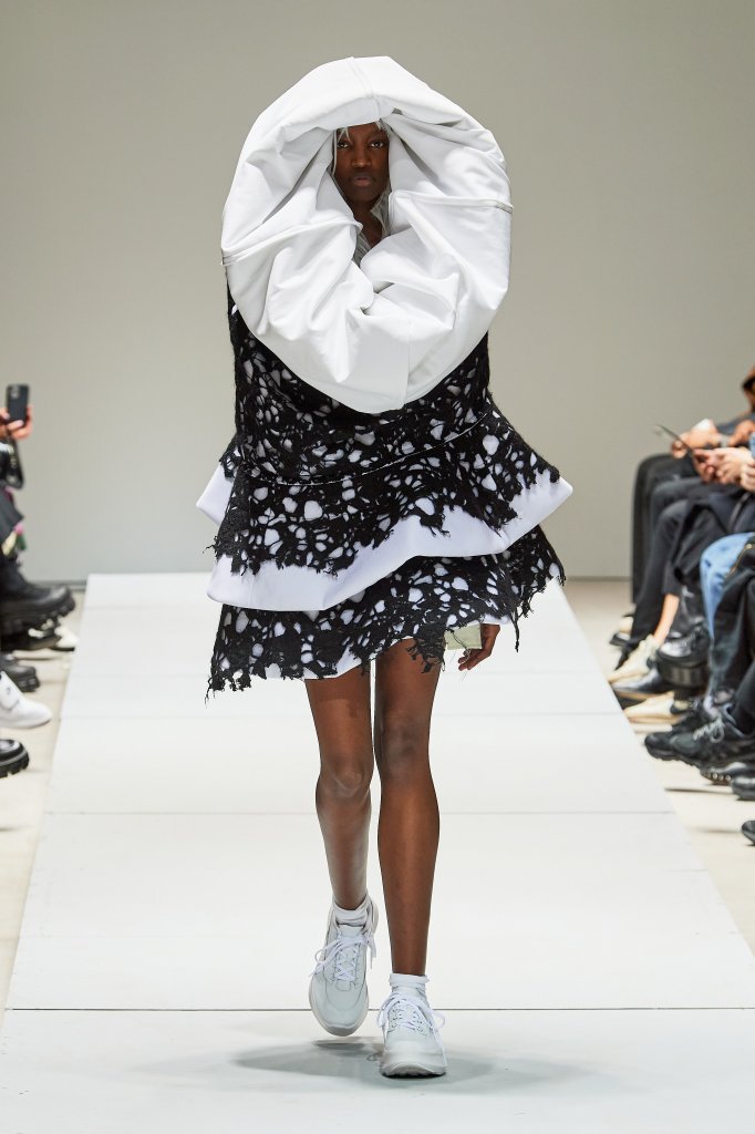 川久保玲 Comme des Garçons 2023春夏高级成衣秀 - Paris Spring 2023
