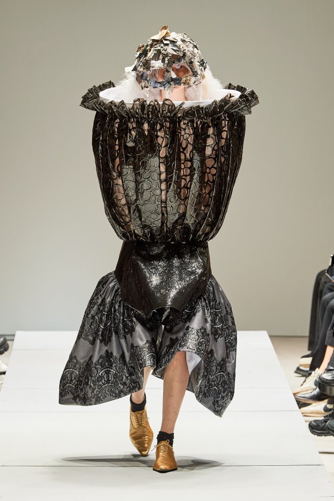 川久保玲 Comme des Garçons 2023春夏高级成衣秀 - Paris Spring 2023