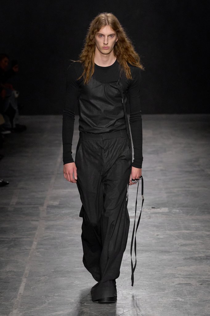 安·迪穆拉米斯特 Ann Demeulemeester 2023春夏高级成衣秀 - Paris Spring 2023