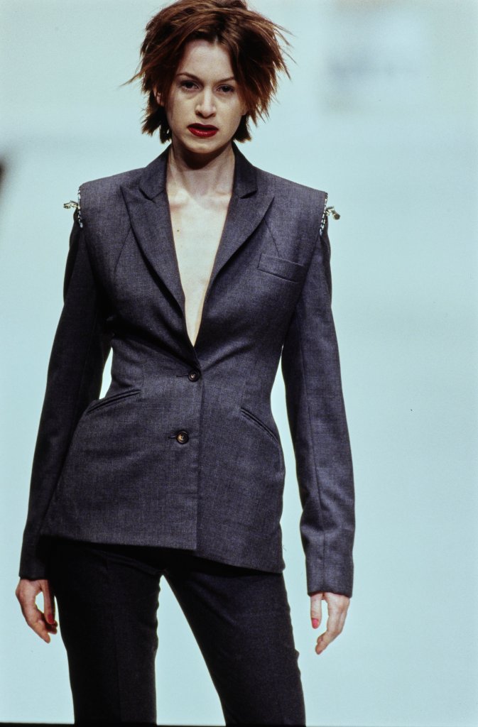 Chalayan 1995/96秋冬高级成衣秀(细节) - London Fall 1995