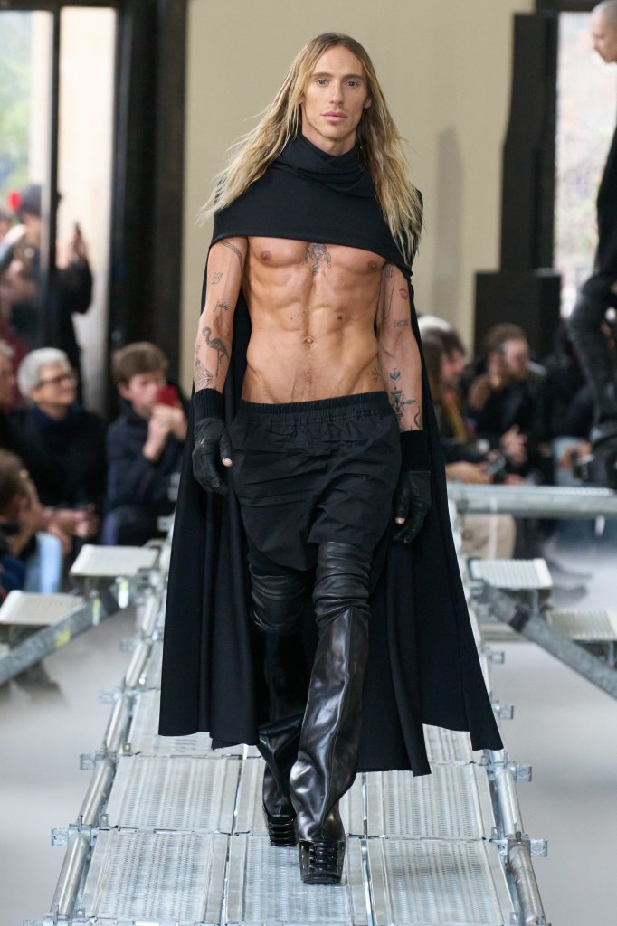 瑞克·欧文斯 Rick Owens 2023/24秋冬男装秀 - Paris Fall 2023