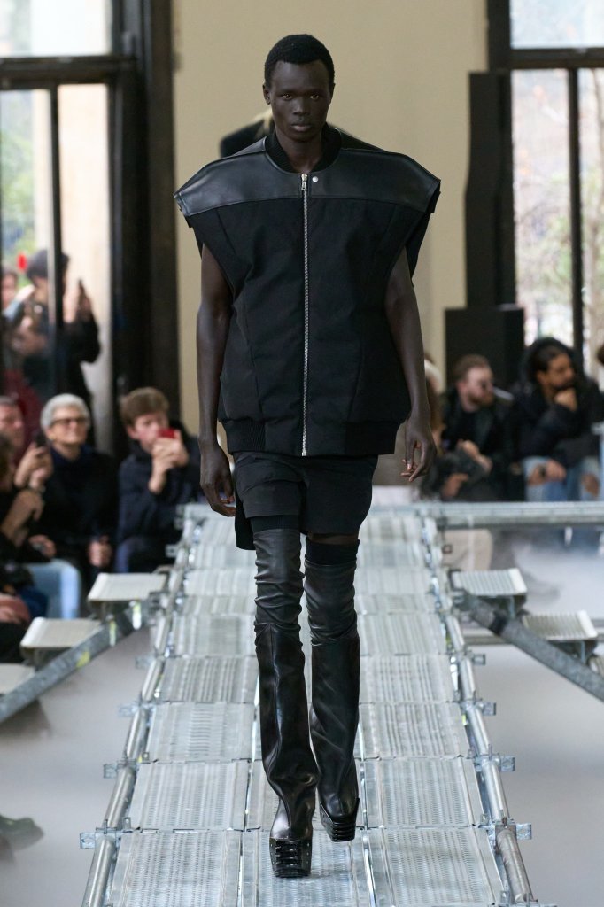 瑞克·欧文斯 Rick Owens 2023/24秋冬男装秀 - Paris Fall 2023
