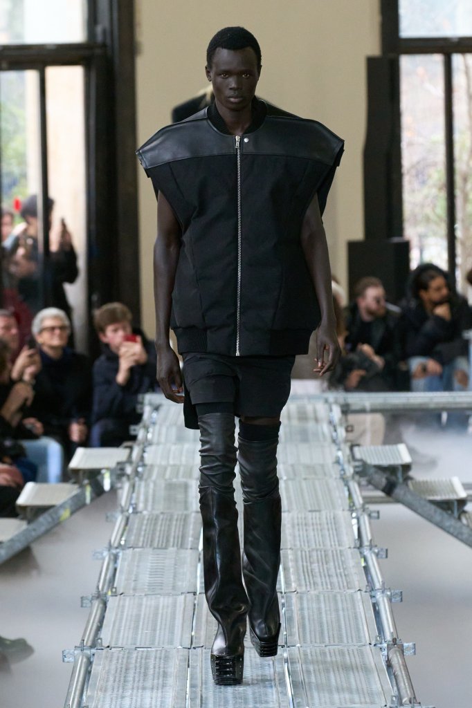 瑞克·欧文斯 Rick Owens 2023/24秋冬男装秀 - Paris Fall 2023