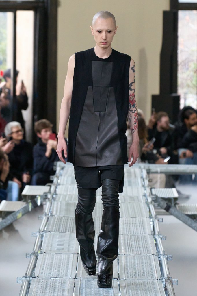 瑞克·欧文斯 Rick Owens 2023/24秋冬男装秀 - Paris Fall 2023