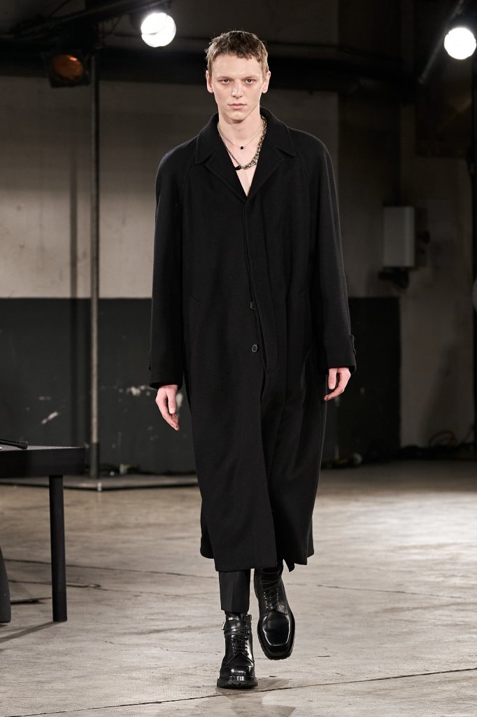 德赖斯·范诺顿 Dries Van Noten 2023/24秋冬男装秀 - Paris Fall 2023