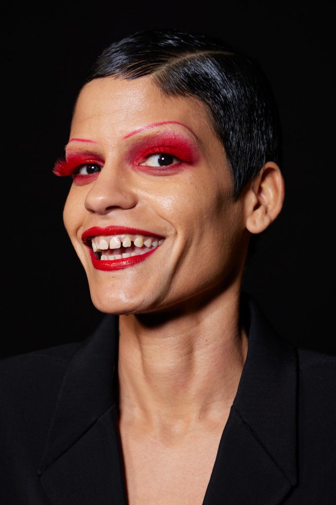 蒂埃里&middot;穆勒 Mugler 2022/23秋冬高级成衣秀(后台妆容) - Paris Fall 2022
