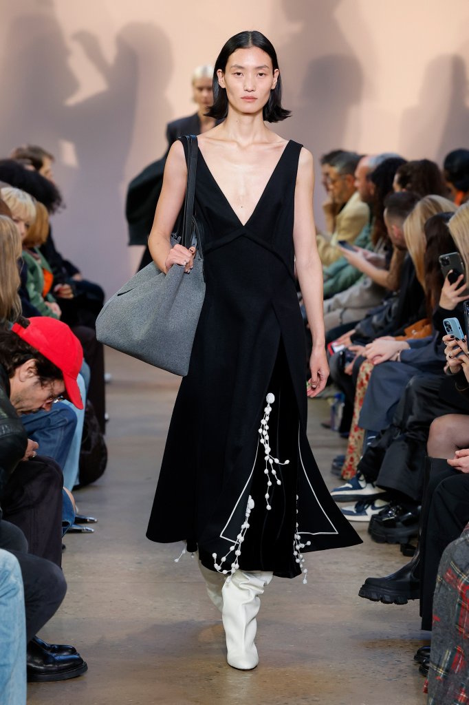 普罗恩萨·施罗 Proenza Schouler 2023/24秋冬高级成衣秀 - New York Fall 2023