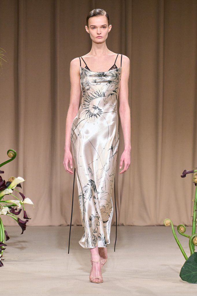 吴季刚 Jason Wu Collection 2023/24秋冬高级成衣秀 - New York Fall 2023