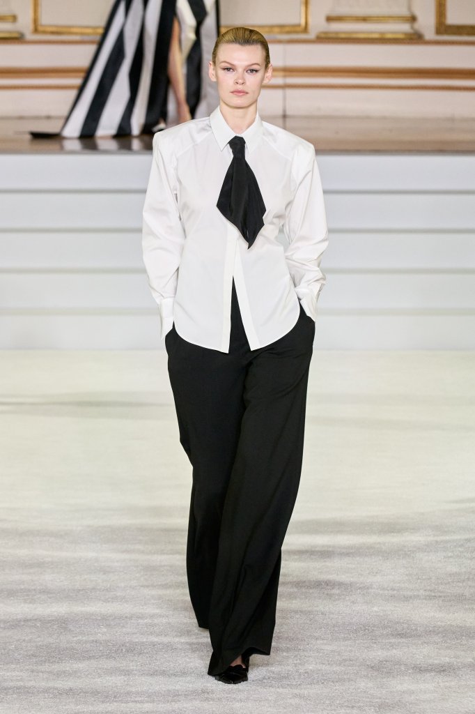 卡罗琳娜·海莱娜 Carolina Herrera 2023/24秋冬高级成衣秀 - New York Fall 2023