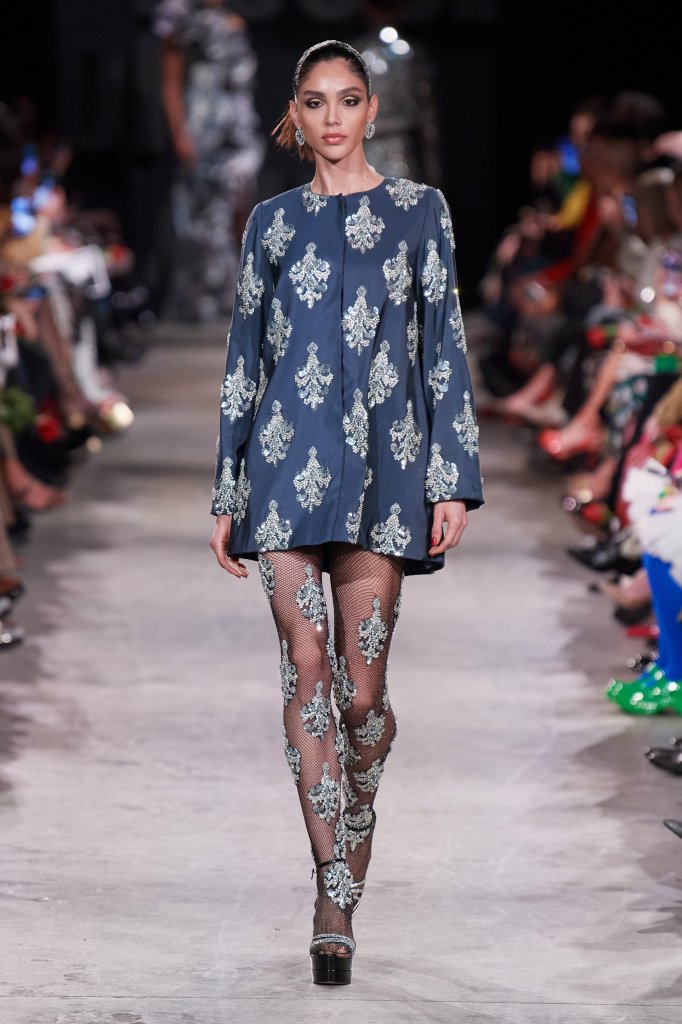 纳伊·姆汗 Naeem Khan 2023/24秋冬高级成衣秀 - New York Fall 2023