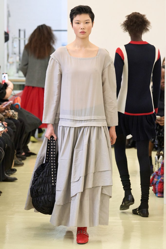 Molly Goddard 2023/24秋冬高级成衣秀 - London Fall 2023