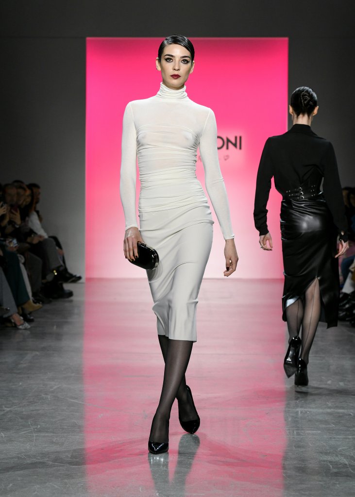 Chiara Boni La Petite Robe 2023/24秋冬高级成衣秀 - New York Fall 2023