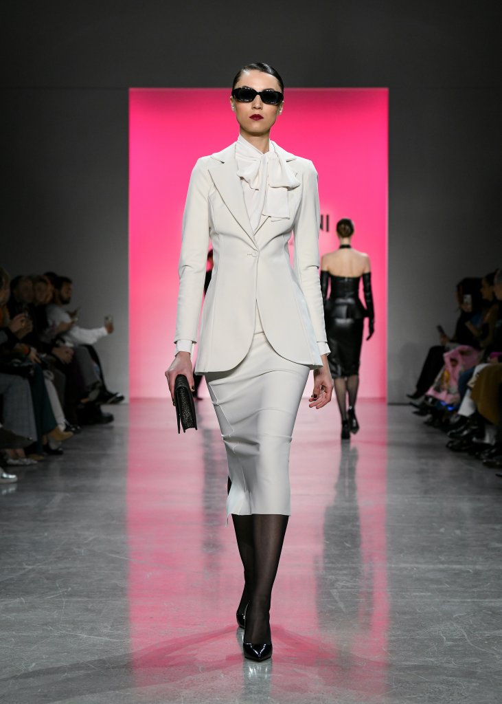 Chiara Boni La Petite Robe 2023/24秋冬高级成衣秀 - New York Fall 2023