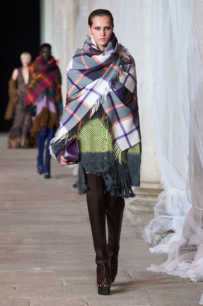 艾绰 Etro 2023/24秋冬高级成衣秀 - Milan Fall 2023