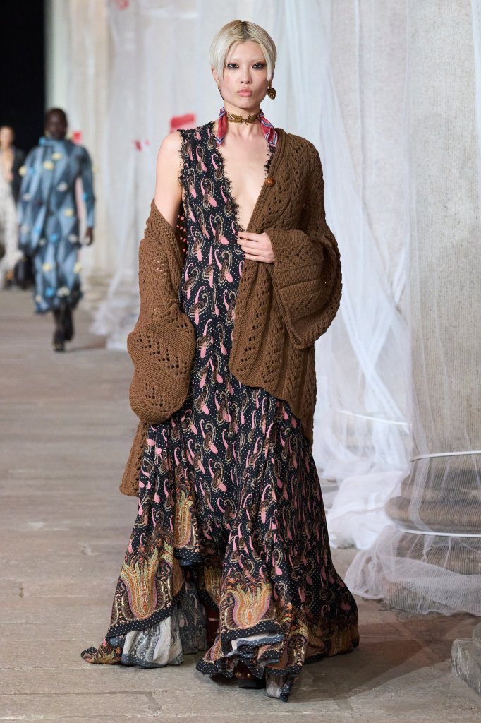 艾绰 Etro 2023/24秋冬高级成衣秀 - Milan Fall 2023